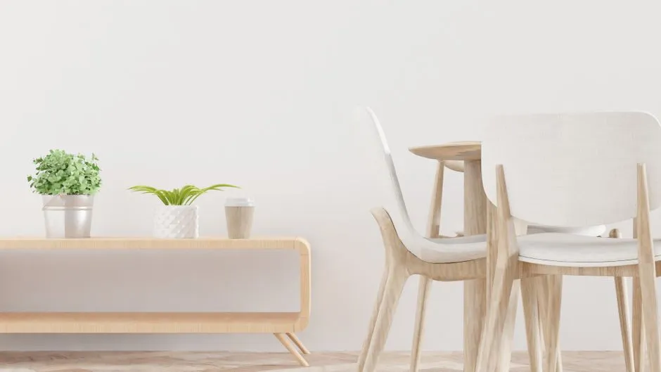 Jak urządzić balkon w stylu minimalistycznym – 10 zasad i roślin do czystej przestrzeni