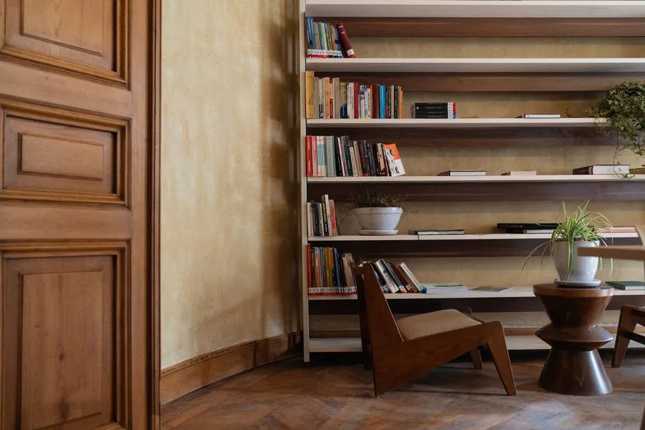 5 pomysłów na domową biblioteczkę w małym mieszkaniu