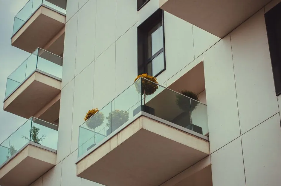 Jakie krzyżyki do płytek na balkon? Poznaj 3 najlepsze rozmiary
