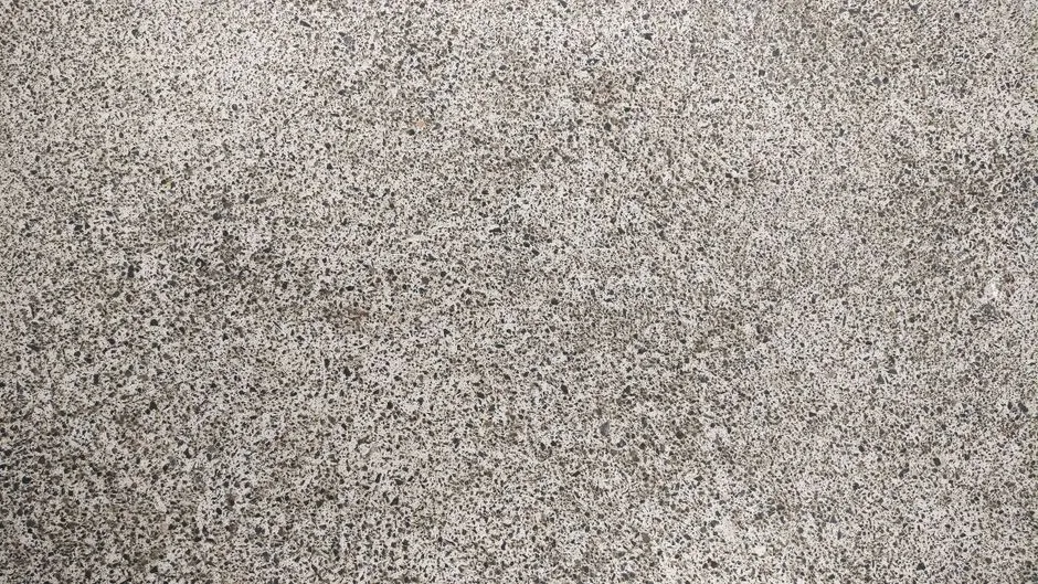 Jaką farbą pomalować beton? Kompletny Poradnik 2025