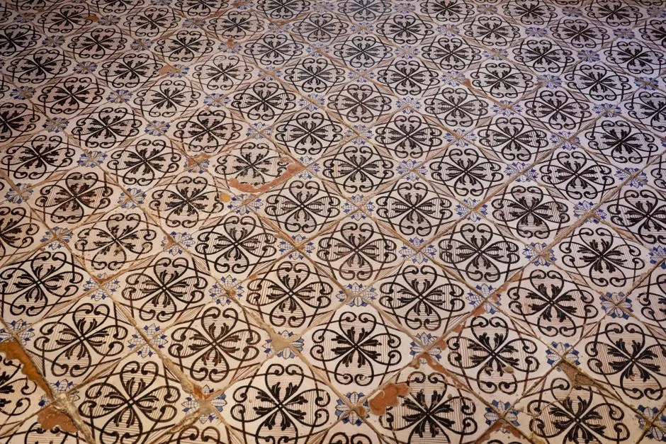 Jak Przykleić Płytki Do Drewnianego Blatu? 5 Sprawdzonych Metod
