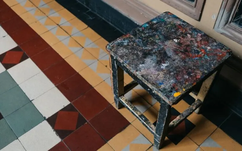 Jak Pomalować Meble Farbą Kredową? Kompletny Poradnik Krok po Kroku