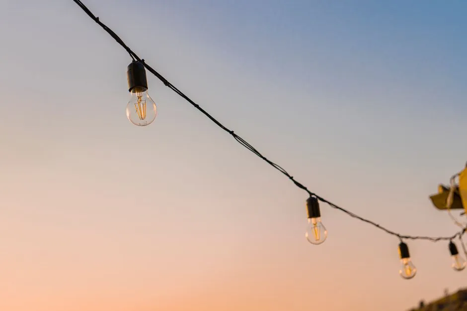 Jakie oświetlenie solarne na balkon i taras wybrać w 2026? Ranking i poradnik zakupowy